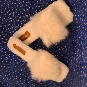 NWOT Shunzhi Fuzzy Slippers- sz 10.5 (42)